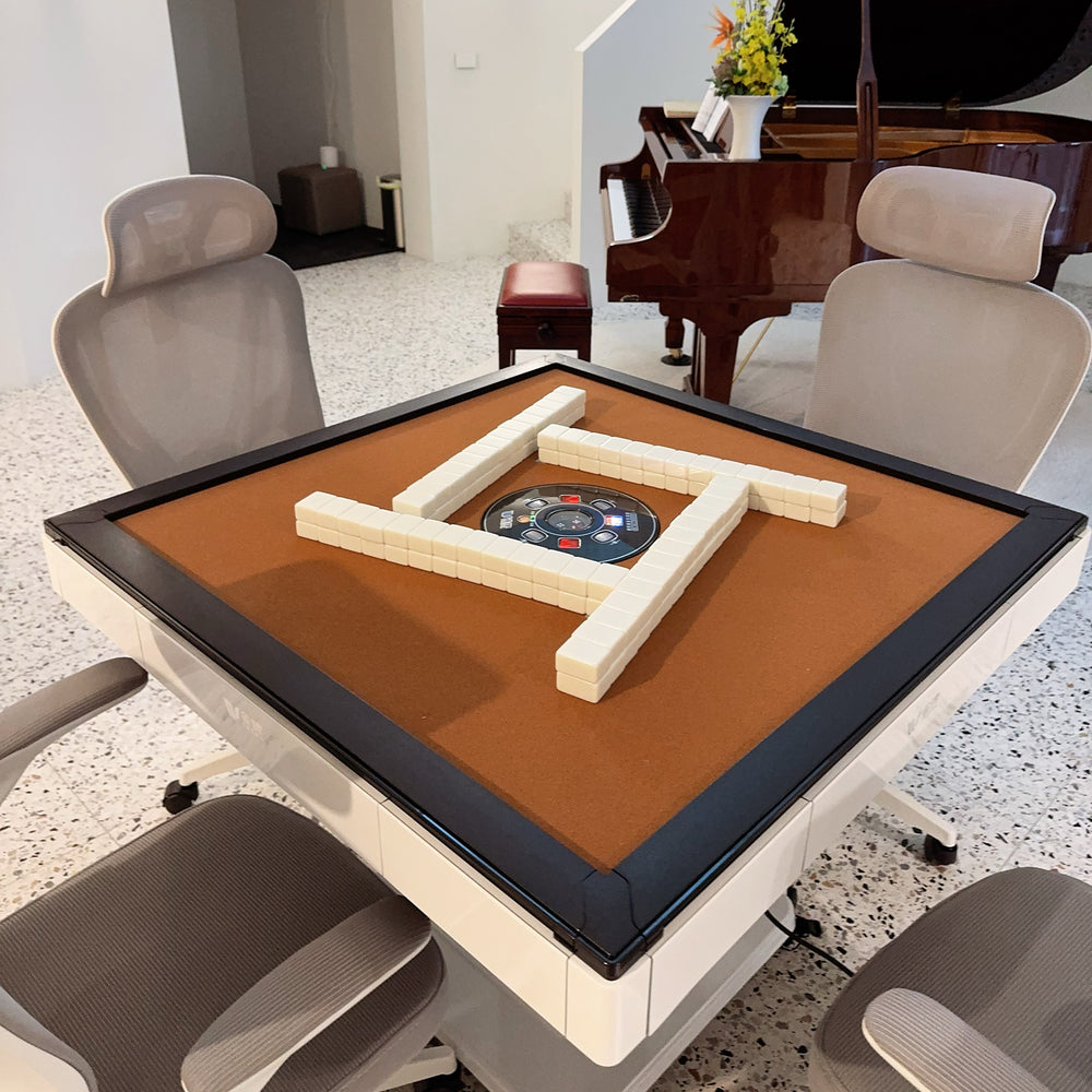 Automatic Mahjong Table – White Frame with Green Playing Surface